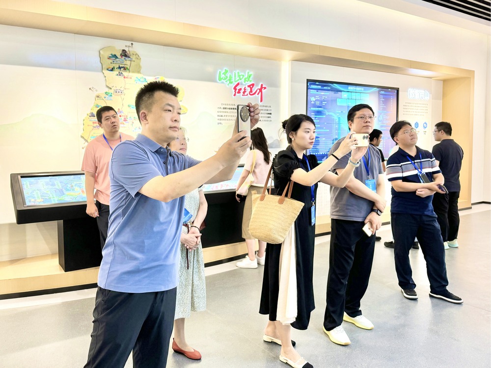 2024全國經(jīng)濟(jì)媒體巴中行｜給綠水青山算“身價” 巴中拓寬“兩山”轉(zhuǎn)化路徑